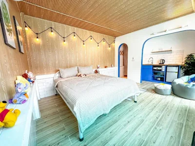 Deluxe tweepersoonskamer met balkon — La Casa Di Dicembre - Nguyễn Như Đổ