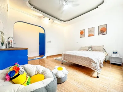 Tweepersoonskamer met balkon — La Casa Di Dicembre - Nguyễn Như Đổ